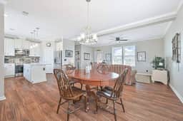 High on Henley • Spa • 3 BR • Sleeps 6