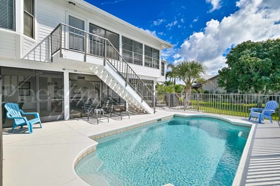 Grande View - Large 3/3 Island Lakehouse w/Pool
